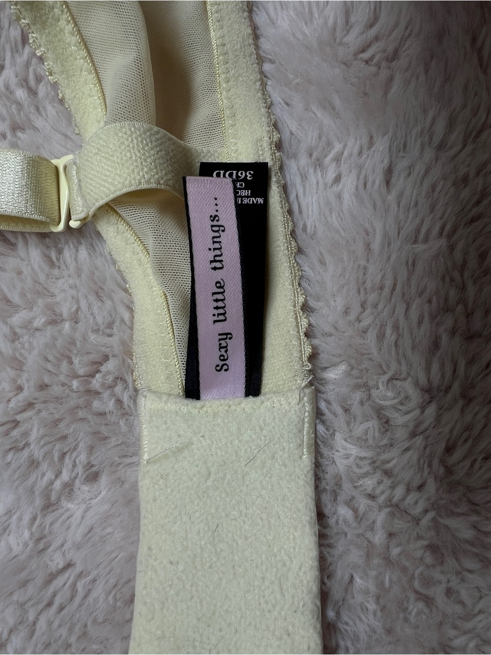 Vintage Victoria's Secret Pale Yellow Lace Floral Underwire Bra - Picture 4 of 5